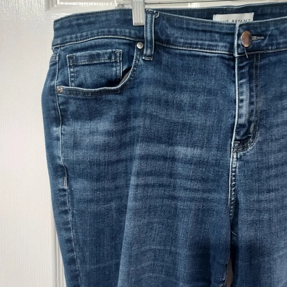 Lane Bryant Dark Wash Mid-Rise Straight Denim Jeans in Size 20 - Picture 2 of 13